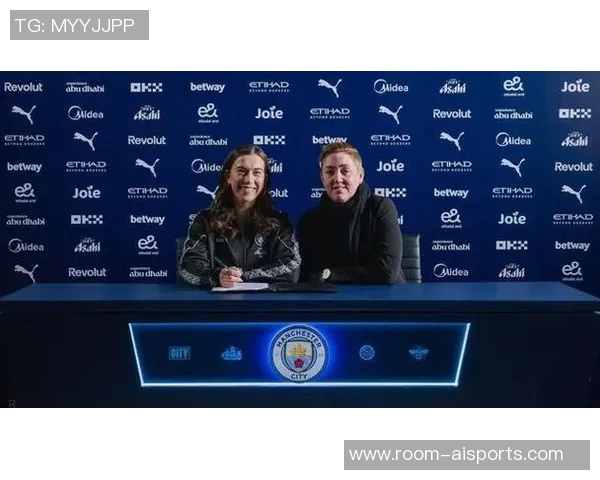 曼城女足前锋的前女友年仅27岁不幸遇车祸离世未系安全带引发关注